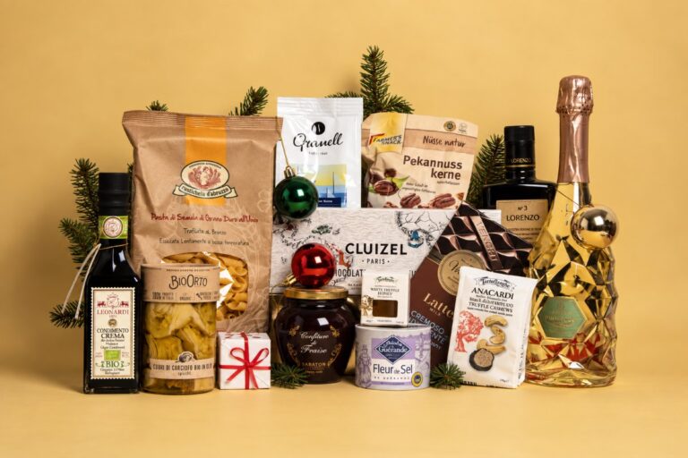 Unbox the Holidays karácsonyi ajándékkosár proseccóval és szarvasgombás finomságokkal